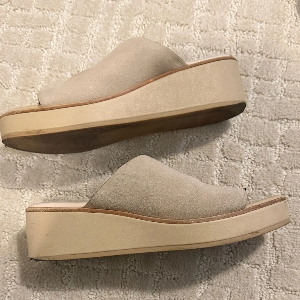Dolce vita Cream “Freta” Platform Slide Sandals